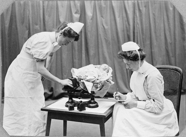 general lying-in nurses, wellcome 1908