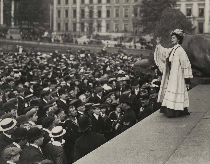 Emmeline-Pankhurst-addressing-a-crowd-in-Trafalgar-Square