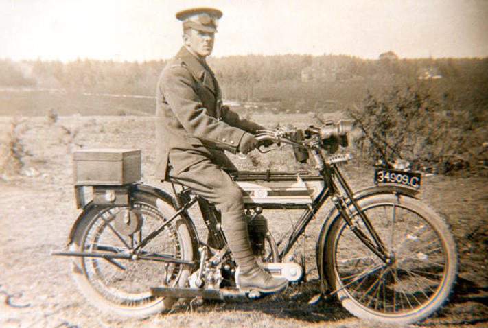 _Moody.photo.nd.4.front.